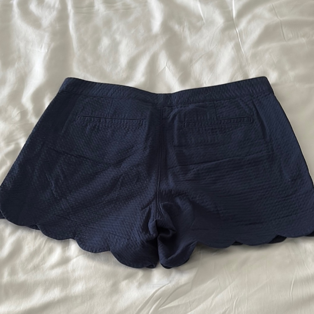 Navy Lily Pulitzer Scalloped Shorts - Picture 3 of 4